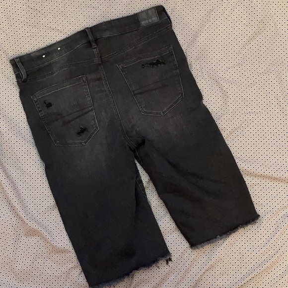 American Eagle Distressed Denim Bike Shorts - Picture 3 of 6